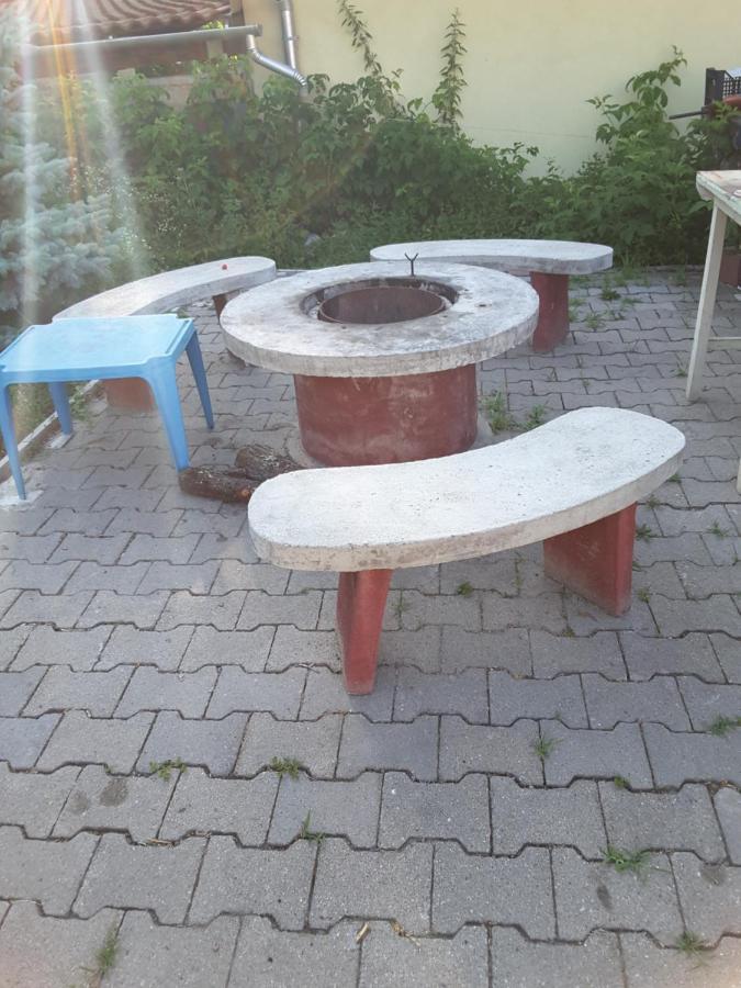 דירות Kano Ibolya Apartman מראה חיצוני תמונה